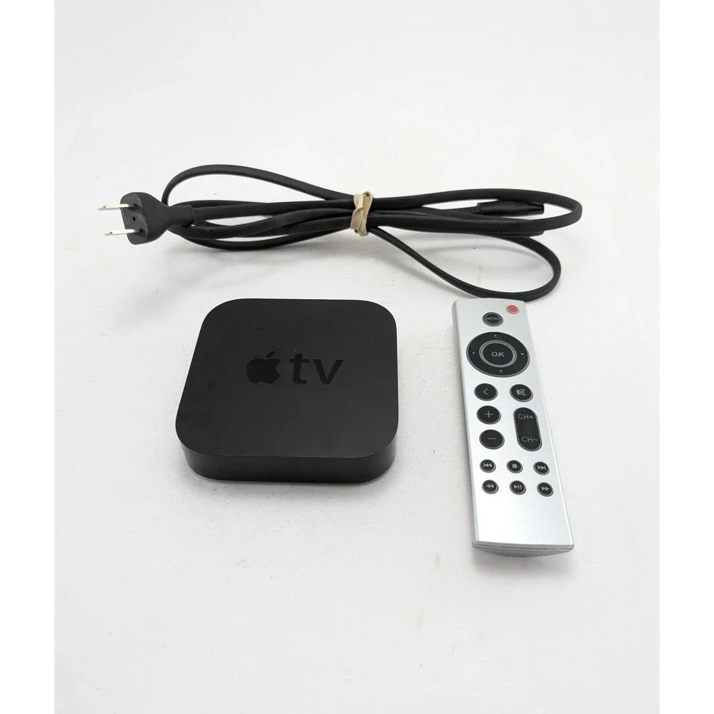 Apple TV (3rd Generation) 8GB Digital HD Media Streamer Black With Gray Remote